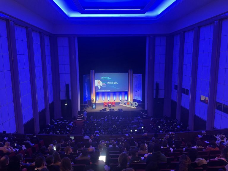 Amphithéâtre de la Maison de la Chimie rempli pour l’Université des DPO, convention annuelle de l’AFCDP