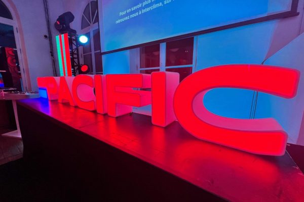 Logo en LED de la marque Pacific pour le lancement de marque GROUPE ATLANTIC