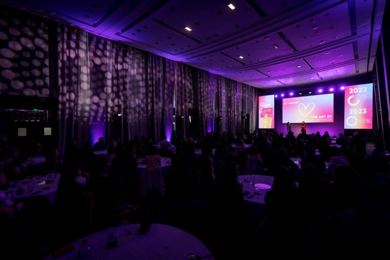 Participants du séminaire SVR attentifs pendant une présentation en plénière