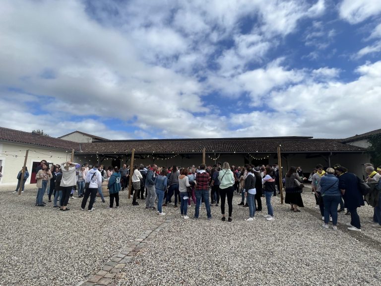 photo des partipants sur le lieu de la journée cerfrance