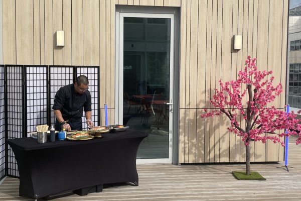 Maitre sushis présent pour l’inauguration et le cocktail dînatoire DAIICHI