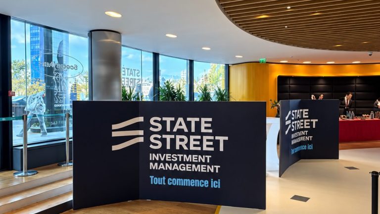 Totems State Street Investment Management à l’accueil du Pathé Beaugrenelle, pour l’après-midi de Noël SSGA