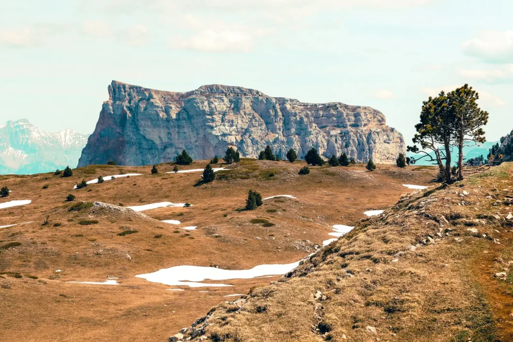 Les falaises du Grand Veymont au-dessus des hauts plateaux du Vercors, à Gresse-en-Vercors