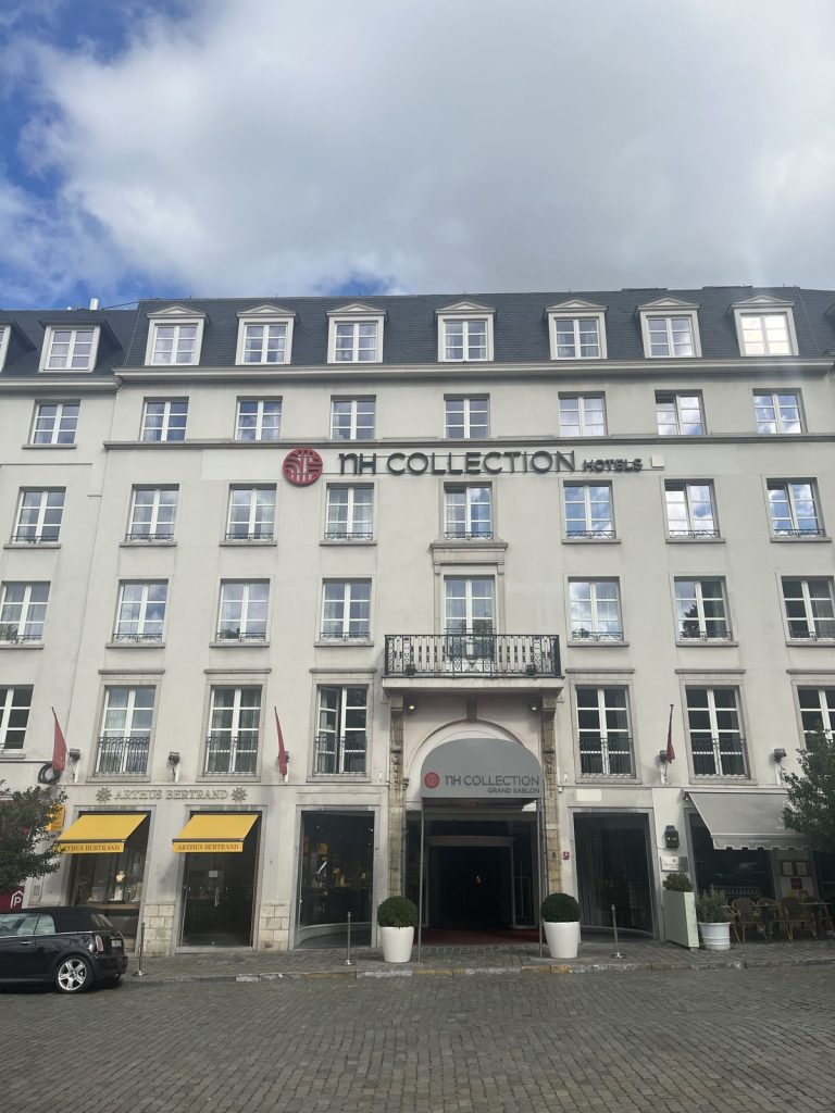 Façade de l’hôtel NH Collection Grand Sablon à Bruxelles, où le groupe de Swiss Life a séjourné pendant son séminaire